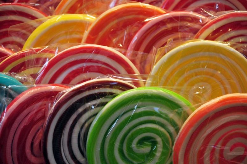 confiserie-ST ETIENNE DE TINEE-min_lollipops_candy_candies_colors_sugar-761478